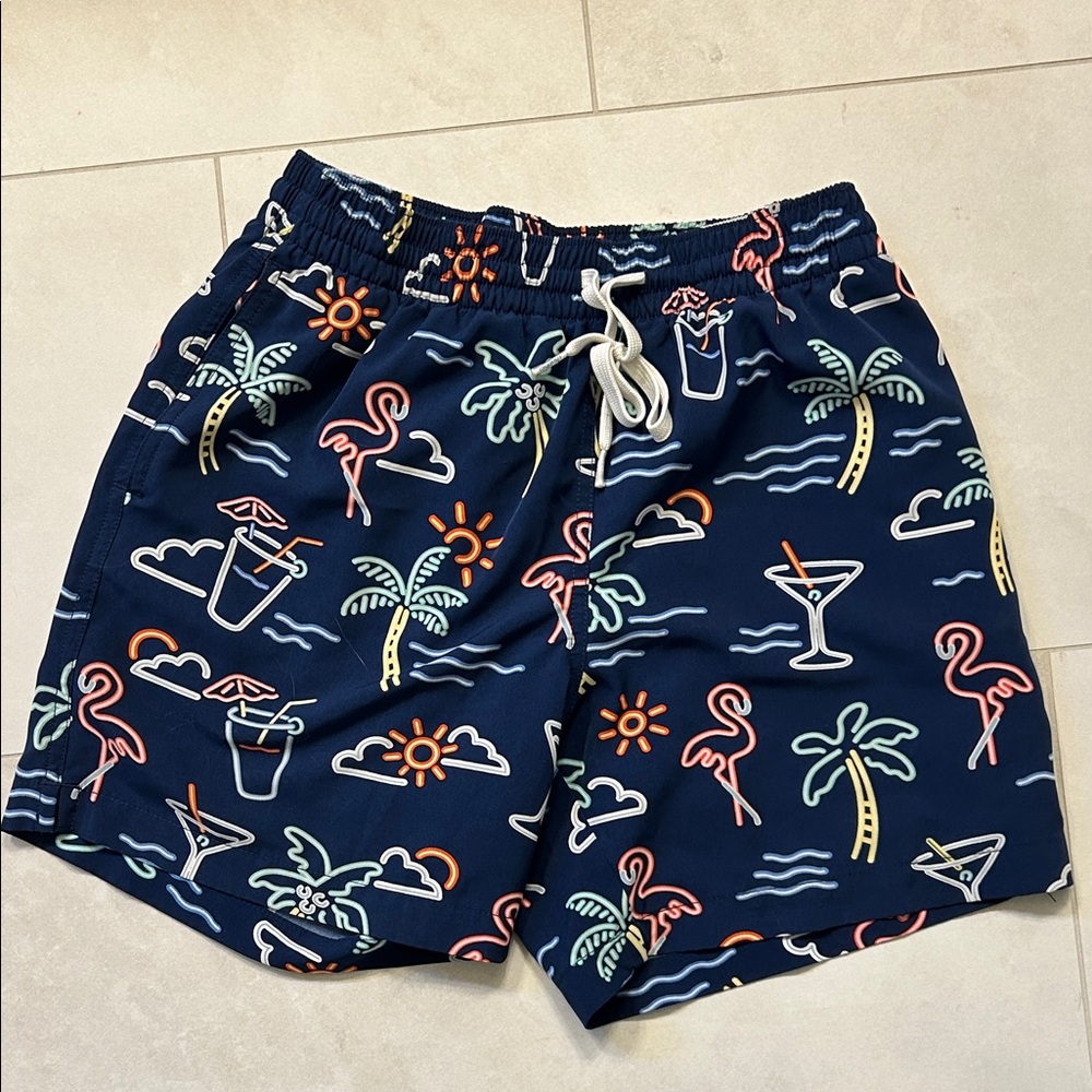 Men’s Chubbies bathing suit with tropical motif.  EUC. Size small. 5.5” inseam